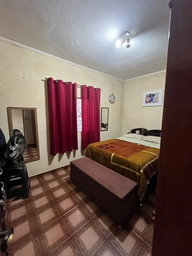 Duas casas! Uma principal e a inferior para locação!