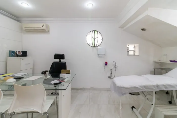 Sala comercial na Rua Rodrigo Cláudio, N. 404 - Sala térreo 15 m²