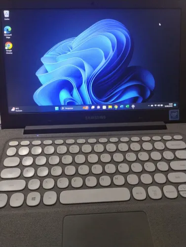 Vendo Notebook Semi Novo