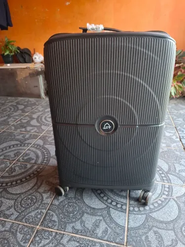 MALA DE VIAGEM 32 KG PEQUENO DEFEITO