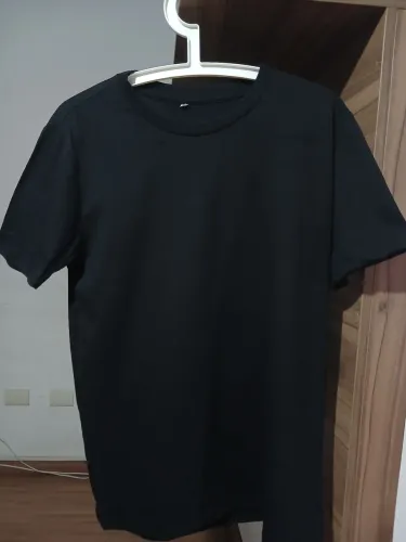 Camiseta Preta Unissex 100% Algodão Cardado - P, M e G | Nova