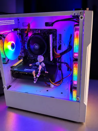 PC Gamer Ryzen 5 5500 + RX 6600 XT 8 GB | 16 GB RAM | SSD 240 GB + 2 HDs de 500 GB