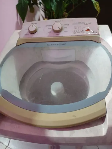 Máquina de lavar.vendo uma máquina de lavar Brastemp 9 kg,