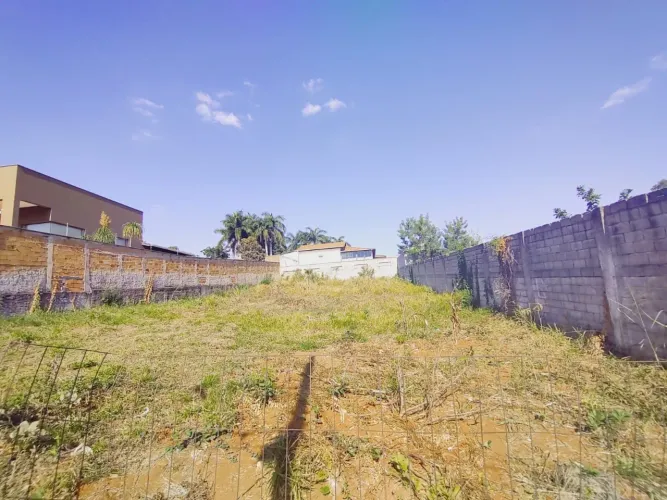 EXCELENTE LOTE DE 1.000M² À VENDA NO BANDEIRANTES!