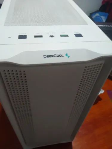 Gabinete branco novo