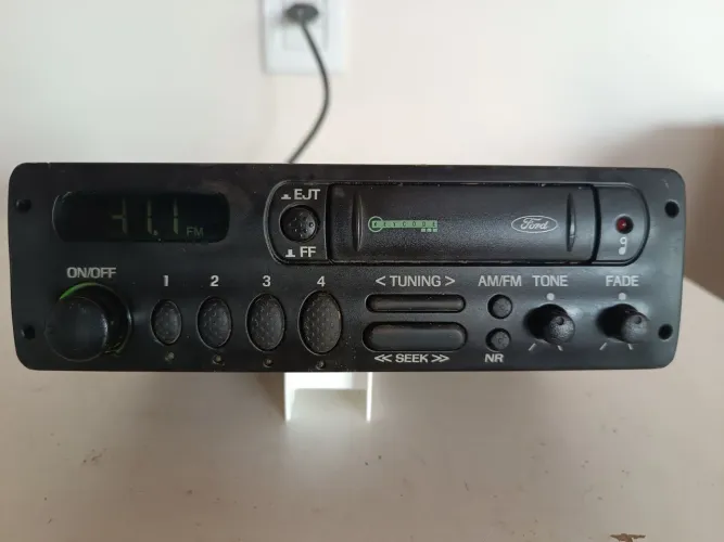 Rádio carro toca fitas Ford leia descrição