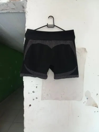 Short levanta bumbum tam U