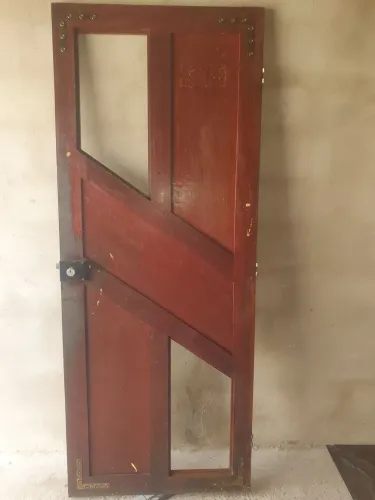 Vendo essa porta e essa ceteira, ambas de massaranduba 