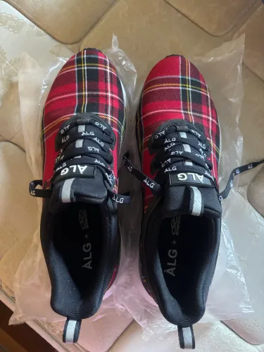 OLYMPIKUS VENTURA ÀLG x ALEXANDRE HERCHCOVITCH - XADREZ VERMELHO/PRETO - TAM. 40