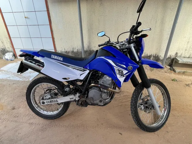 Lander 2010 bem conservada R$ 12.500,00