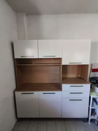 Armário de cozinha impecável semi novo