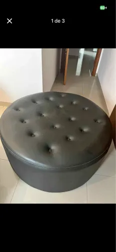 Puff grande super conservado e resistente