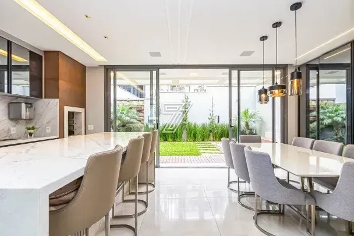 Casa em Condominio a venda Santo Inacio possui 342 m2 com 3 suites 6 vagas garagem