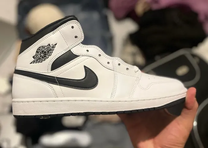 Air Jordan 1 Mid Branco 44