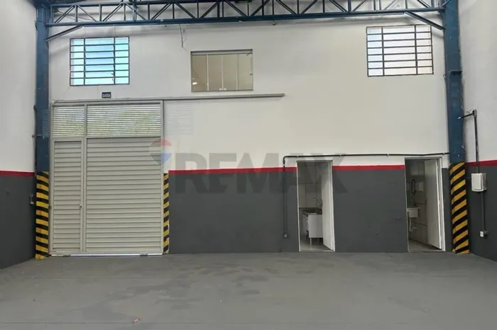 Galpão para Locação, Fins Comercial em Mogi das Cruzes