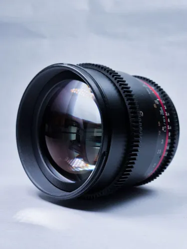 Lente Rokinon 85mm 1.5 EF