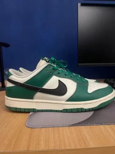 Nike dunk tamanho 42 edição especial