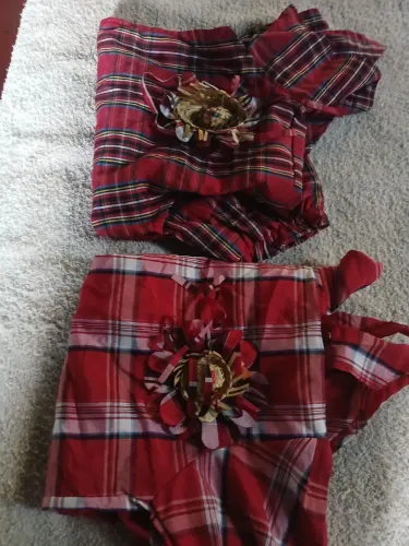 Camisas de xadrez vermelhas são 2