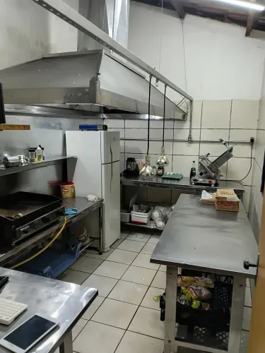 Coifa industrial ,bem grande ideal para cozinha,restaurante etc