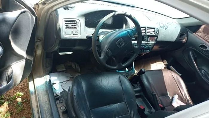 Sucata Honda Civic LX 1998 Prata Para Retirada de Peças
