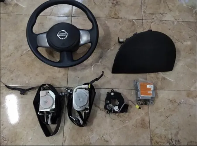 Airbag Nissan March 12 