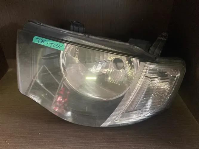 Farol L200 trinton