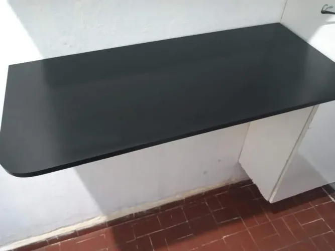 VENDO MESA BALCÃO MÓVEL PRETO SEMI NOVA