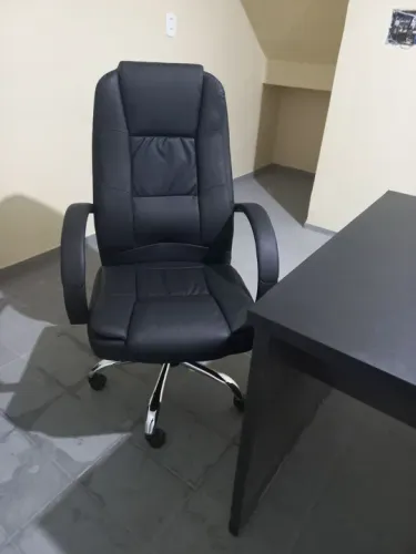 Cadeira diretor presidente giratoria preta