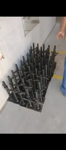Sapata ajustável para andaimes