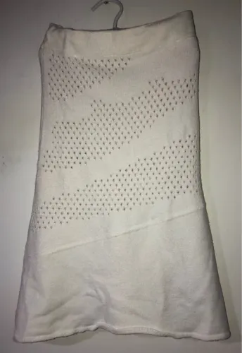 Saia feminina tam P marca Amaro