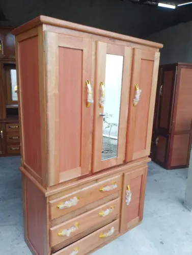 Guarda roupa de solteiro com espelho novo _frete grátis.