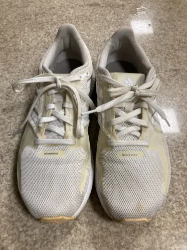 Tênis Adidas para Atividades Físicas