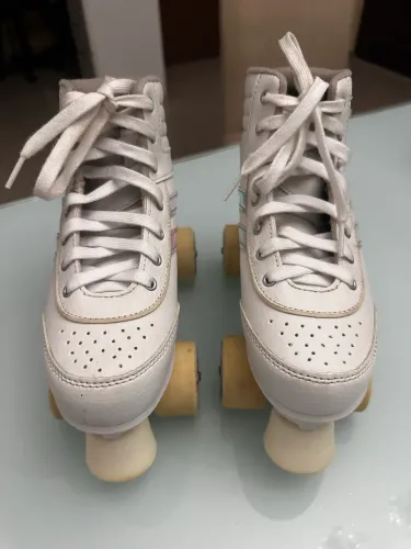 Patins branco com furtacor