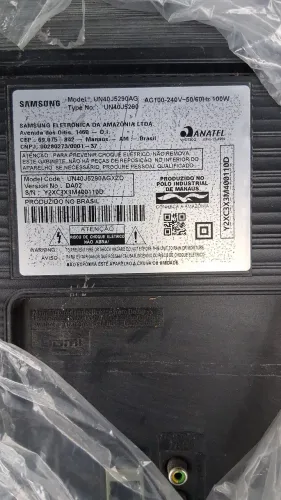 Smart TV Samsung 40" tela quebrada.