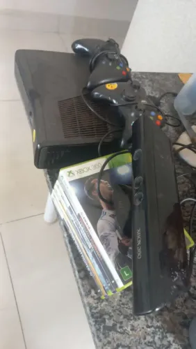 Vendo Xbox 360 Completo com Kinect e Jogos Originais