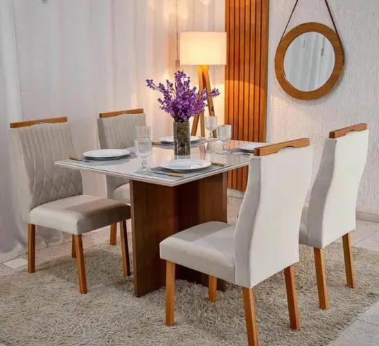 Linda mesa em promoção!! Tampo com vidro e cadeiras em madeira maciça 