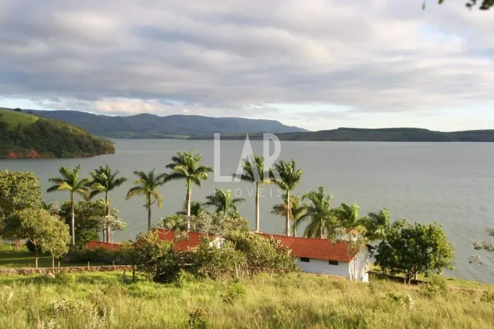 Fazenda - Sítio à venda, 3 quartos, Centro - Guapé/MG