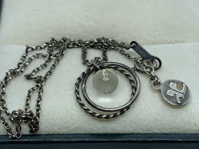 Lindo colar courreges de prata 925