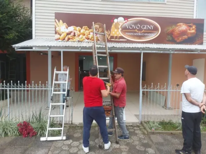 Fachadas em Acm e Lona - Comunicação Visual - Cavaletes - Totens - Placas - Chapa de Acm -