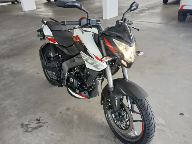 VENDO DOMINAR N200 / 19.500