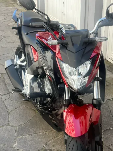 Cb 300f  igual a zero nova twister torrando 