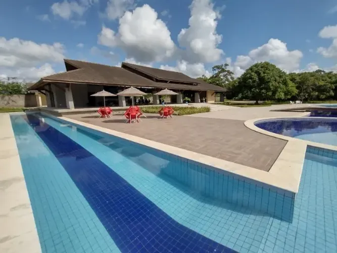Lote em Condomínio em Aldeia dos Camarás - PE, 750m2, plano nascente, Duas Frentes