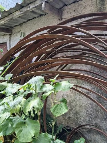 Ferragens para fundação - Usadas aros de ferro de dornas antigas. Excelentes interas.