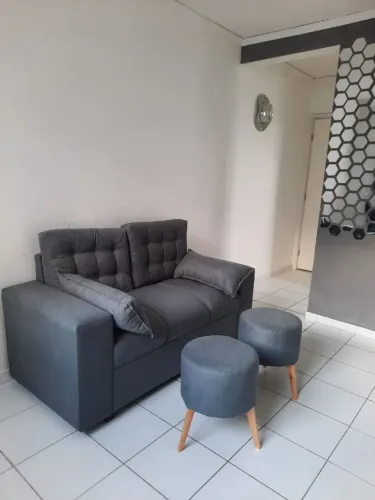 Sofá 3 lugares confortável 