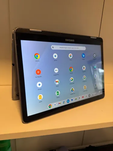 【新品・未開封】 Chrimebook Plus Samsung Laptop Samsung Chromebook Plus V2 2 em 1 - 4 GB de RAM, 64