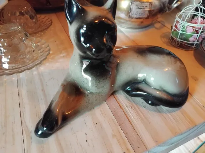 Estatueta de gato siamês vintage