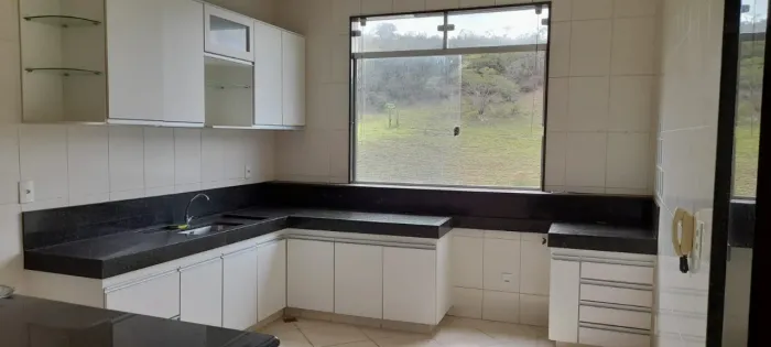 Casa com 3 quartos à venda no bairro Sagrado Coração de Jesus