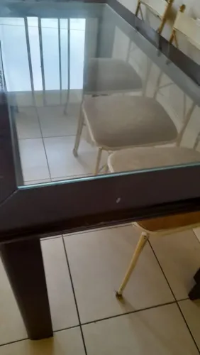 Mesa e cadeiras para reforma