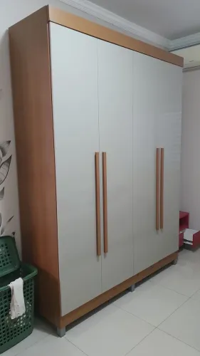 Guarda Roupa 4 portas 