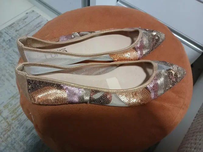 Sapatinha de lantejoulas 